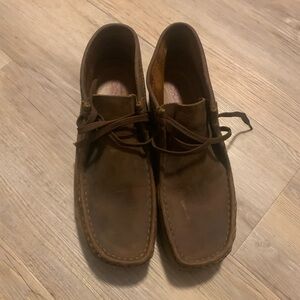 Clarks Men's Brown Leather Chukka Moc-Toe Boots